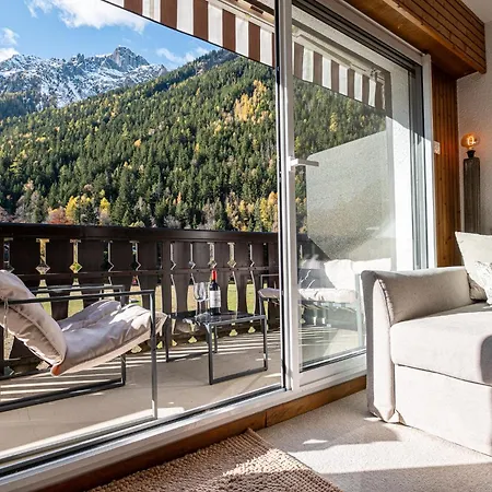 Apartment Mika, Alpes Agency, Slope Side Location, Central Chamonix, Sleeps 4-6 *