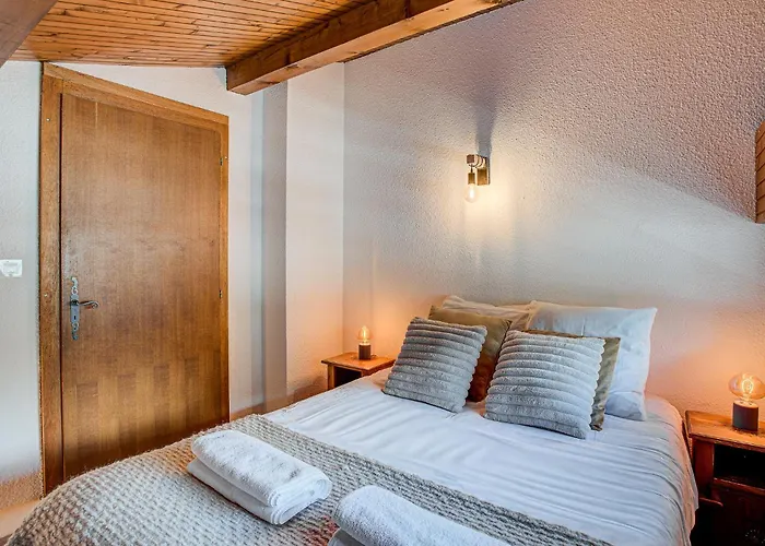 Mika , Alpes Travel, Slope Side Location, Chamonix, Sleeps 4 6 Апартаменти Шамоні