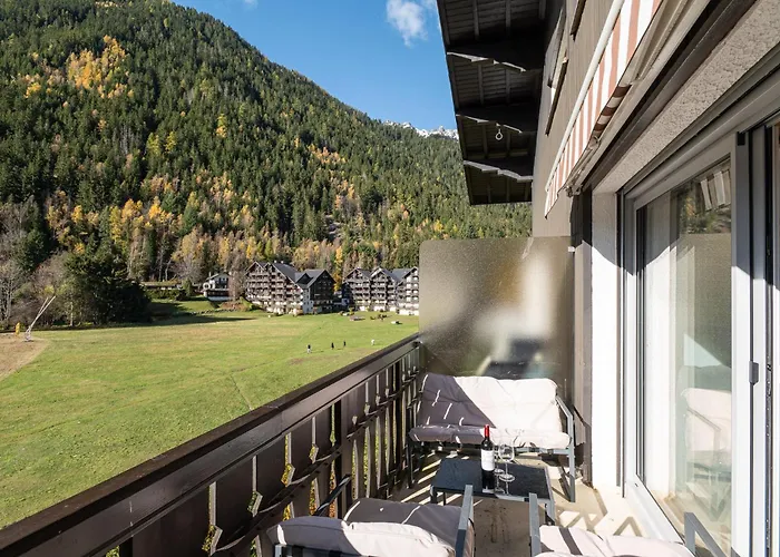 Mika , Alpes Travel, Slope Side Location, Chamonix, Sleeps 4 6 *