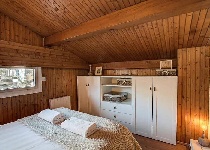 Mika , Alpes Travel, Slope Side Location, Chamonix, Sleeps 4 6 * Шамоні