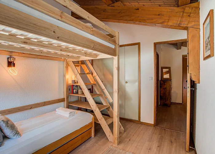 Mika , Alpes Travel, Slope Side Location, Chamonix, Sleeps 4 6 Апартаменти Шамоні