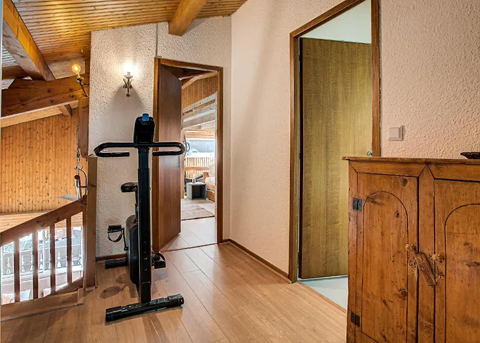 Mika , Alpes Travel, Slope Side Location, Chamonix, Sleeps 4 6