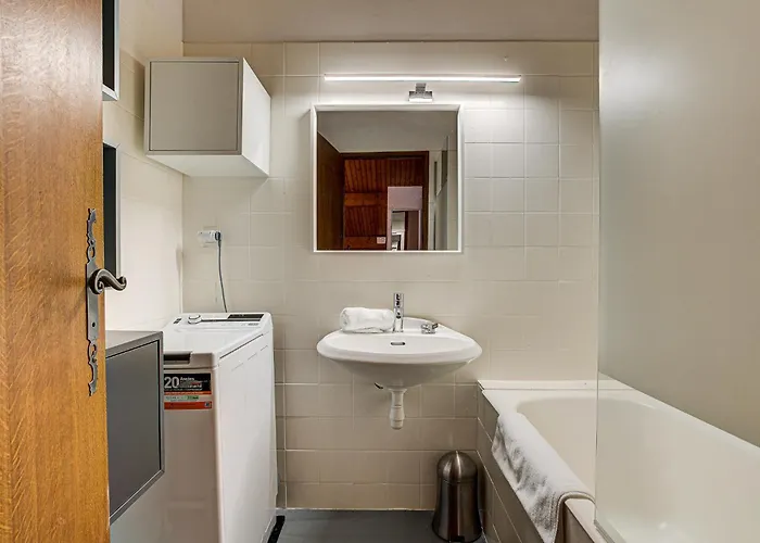 Apartment Mika, Alpes Agency, Slope Side Location, Central Chamonix, Sleeps 4-6 * Chamonix